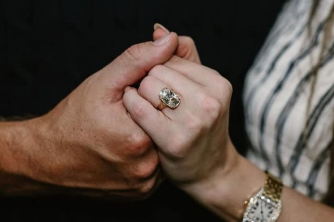 Taylor Swift Travis Kelce anuncian su compromiso detalles que no conocías (1)