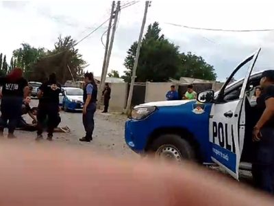 La mamá de la niña atropellada por un patrullero en Plottier pidió que no castiguen a la mujer policía que manejaba