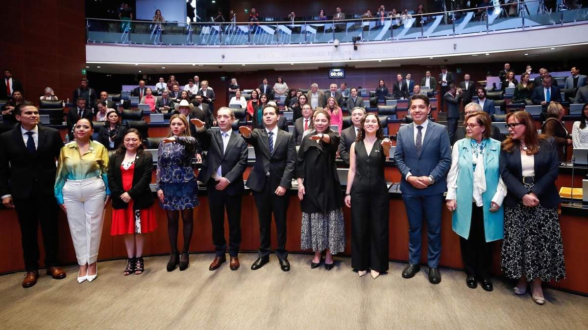 Toma de protesta de los integrantes de la nueva Comisión Antimonopolio ante el Pleno del Senado de la República