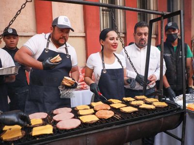 Sandra Cuevas anuncia limpia en el parque Río de Janeiro