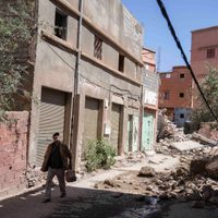 Réplica de 3.9 en Marruecos mientras rescatistas buscan sobrevivientes