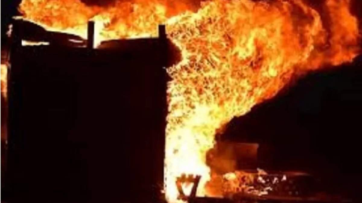 Las llamas tomaron por completo la precaria vivienda. Fuente (Alerta Digital)