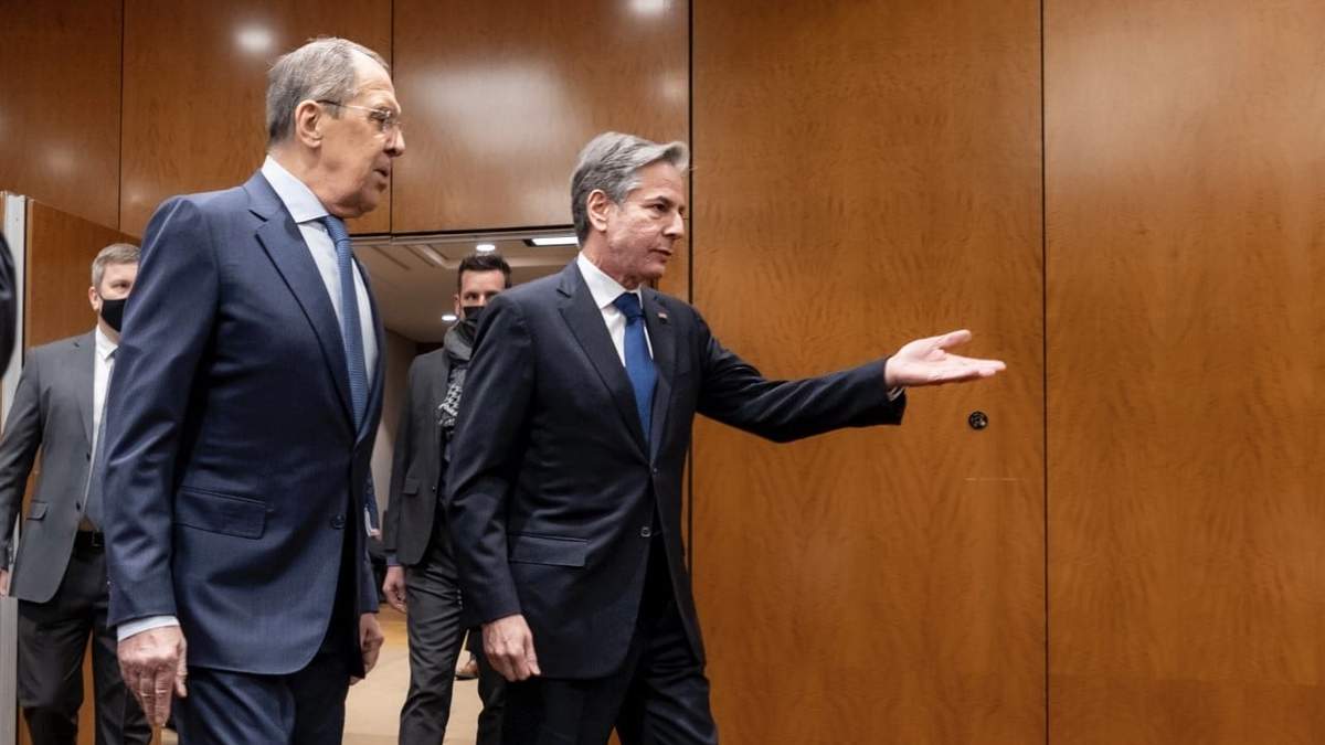 El secretario de estado de Estados Unidos Antony Blinken y el ministro de exteriores de Rusia Sergei Lavrov