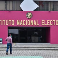 Morena priorizará reforma electoral para hacer "ajustes" al INE