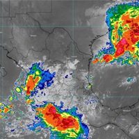 "Nicholas" pierde fuerza tras tocar tierra en Texas, donde ya ha comenzado a causar estragos
