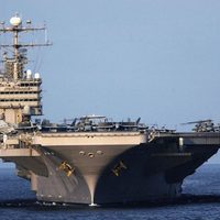EE.UU. derribó a un dron iraní que se acercaba a uno de sus portaviones