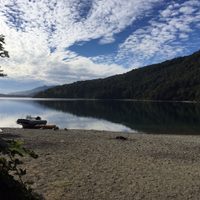 Misterio en un lago de Bariloche por la presunta presencia de un ovni