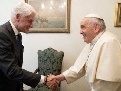 El Papa Francisco se reunió con expresidente de EU Bill Clinton