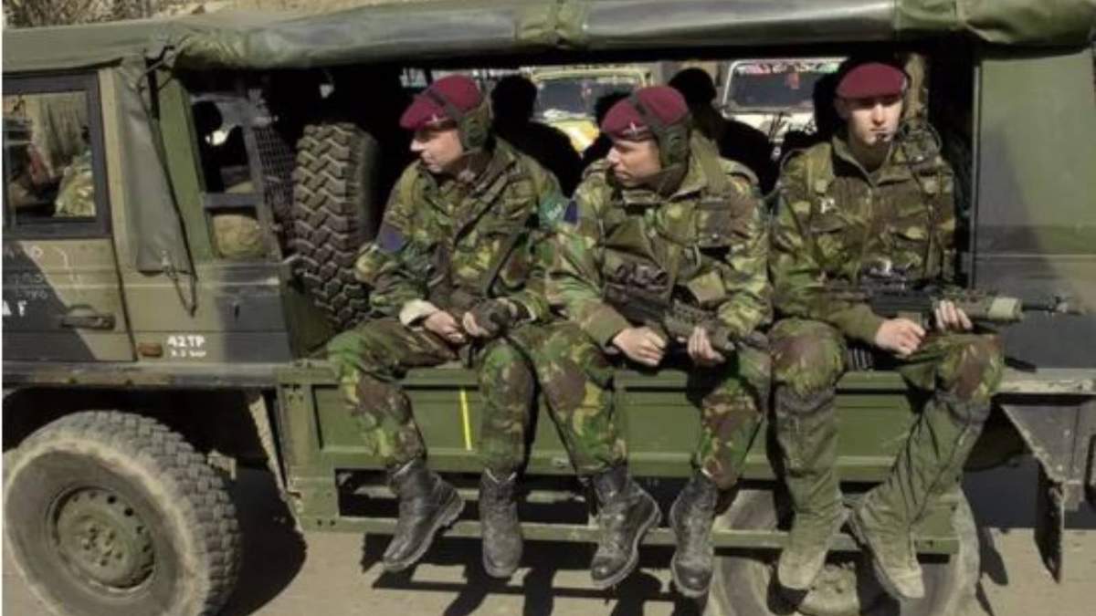 Militares británicos en Afganistán en 2002