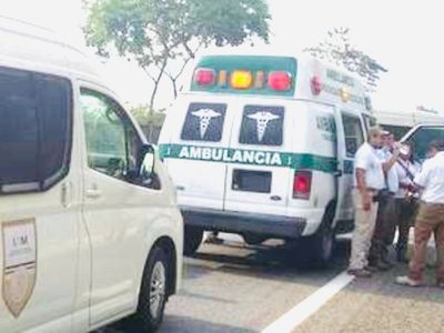 Ambulancia clonada trasladaba a 15 migrantes cubanos