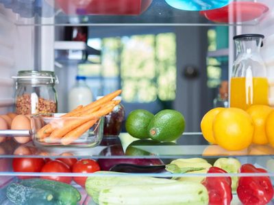 2 alimentos muy comunes en tu cocina que por esta insólita razón no deberías meter en la heladera