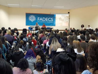Docentes, no docentes y estudiantes piden la presencialidad en la Facultad de Derecho y Ciencias Sociales