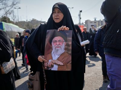 Israel anuncia la destrucción de un "búnker subterráneo" de Jamenei en la capital de Irán