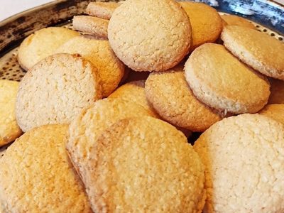 Galletitas de coco y naranja: poné la pava y prepará la versión más crujiente y deliciosa para tomar los mates