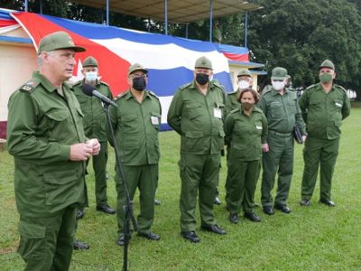 El presidente de Cuba felicita a Maduro por la "contundente victoria" en las elecciones