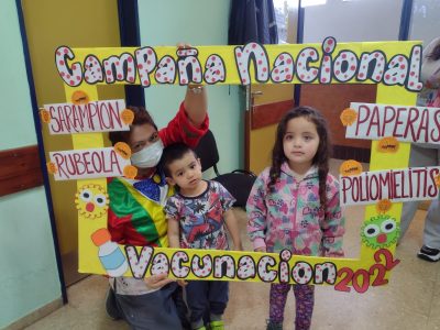 En hospitales y centros de salud se vacuna contra sarampión, paperas, rubéola y polio