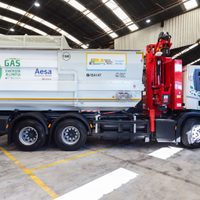 Incorporan un nuevo camión a gas para recolectar residuos urbanos en Buenos Aires