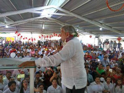 Desde Q. Roo, AMLO advierte a Meade: no confíes en Videgaray, ya tiene pláticas con Nuño
