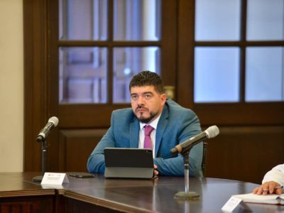 Titular de la SE de Veracruz usa empresas fantasma para simular obra pública: senador panista