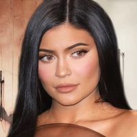 A punto del desborde: Kylie Jenner luce un vestido que te impactará