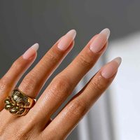 Nail Art: "glass nails", la manicura que está de moda en primavera y podés hacerte vos en tu casa
