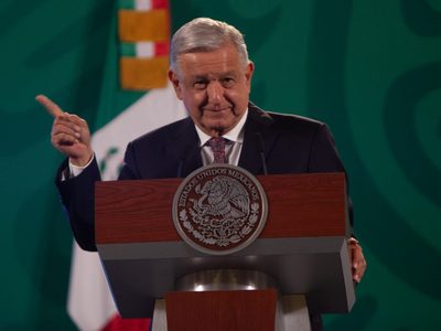 "Hay relevo generacional" refrenda  AMLO ante aspiración presidencial de Ebrard