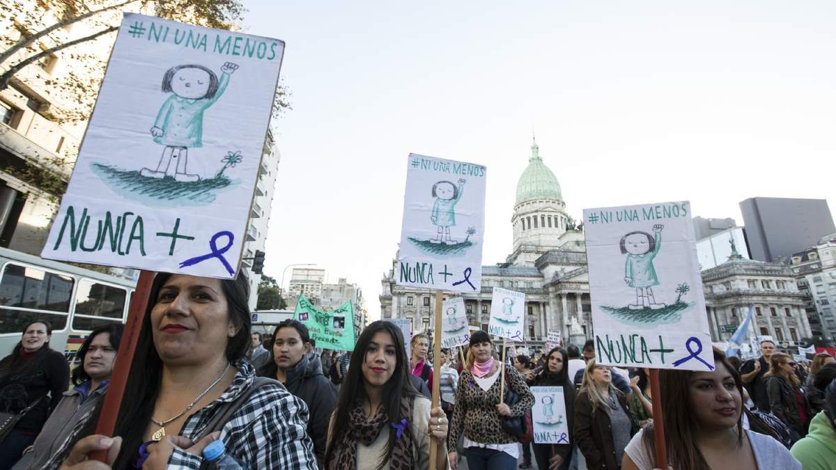 Manifestación de mujeres. Foto: (Twitter)