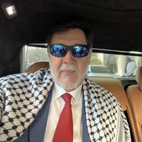 Fernández Noroña presume inicio de gira en Emiratos Árabes Unidos