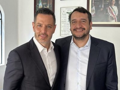 “Mi amigo”: Alejandro Murat presume foto con Andrés Manuel López Beltrán
