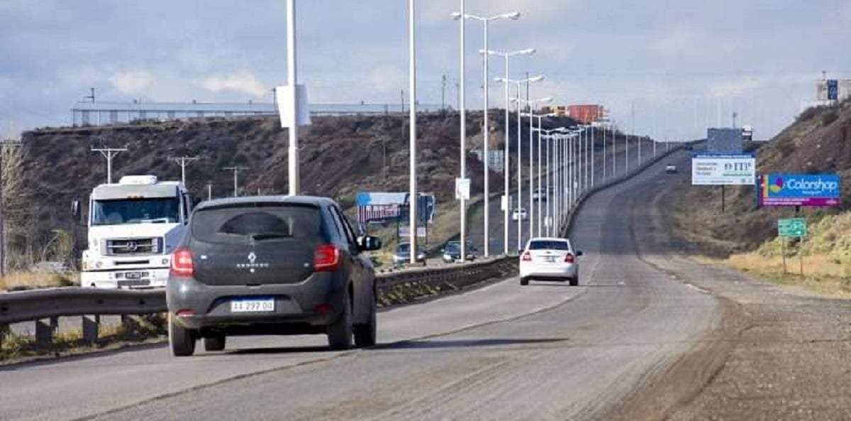 Ruta 7 entre Neuquén - Centenario. Fuente: (Facebook)