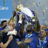 Leicester levanta ante afición el trofeo de campeón en Inglaterra