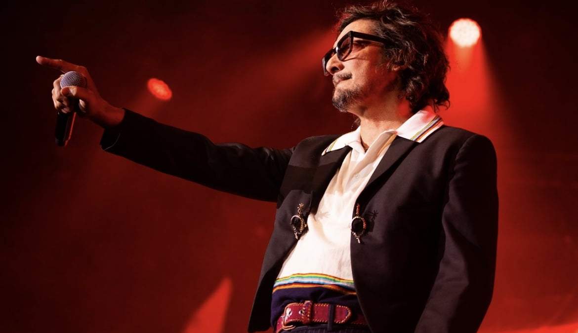 León Larregui