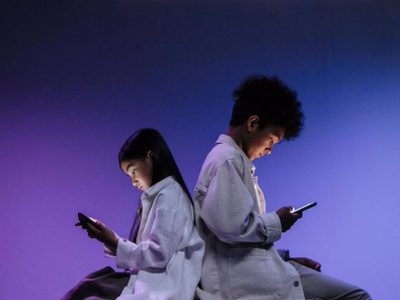 Tiktok quiere que los adolescentes se tomen un descanso de la red social y desconecten por la noche