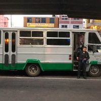 Un militar sale herido al evitar asalto a microbús en Avenida Tláhuac; un pasajero murió
