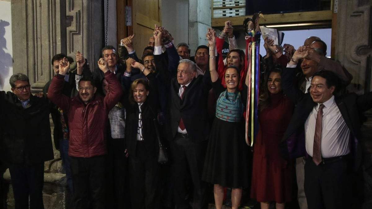 Sheinbaum cuando AMLO le entregó el bastón de mando