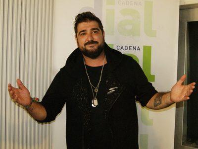 ¡De no creer! Antonio Orozco reapareció en las redes luciendo un gran cambio