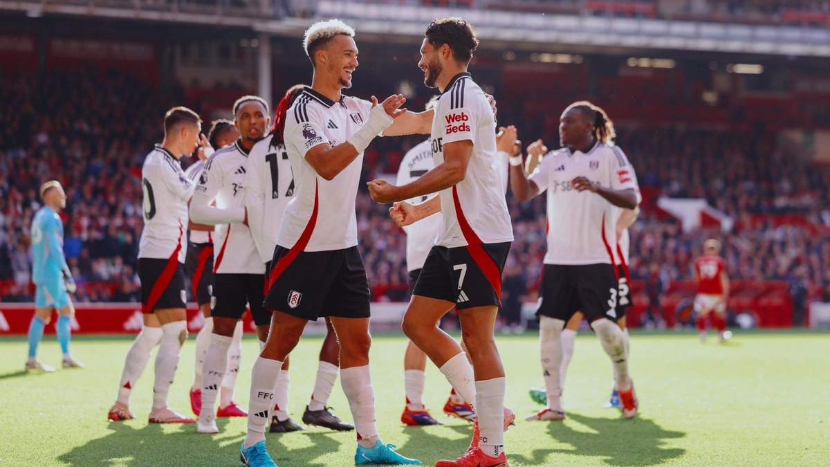 Raúl Jiménez anota su gol 50 en Premier League