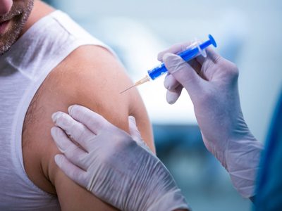 Cuándo se aplicará una tercera dosis de la vacuna contra el coronavirus