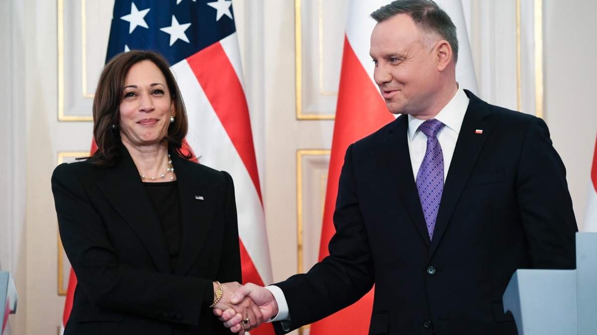 Kamala Harris y Andrzej Duda en conferencia