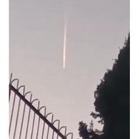 Comparten en redes presunto cometa o meteorito en el cielo del centro del país