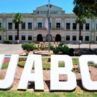 Por alumno golpeado, protestan estudiantes de UABC en Mexicali, Baja California