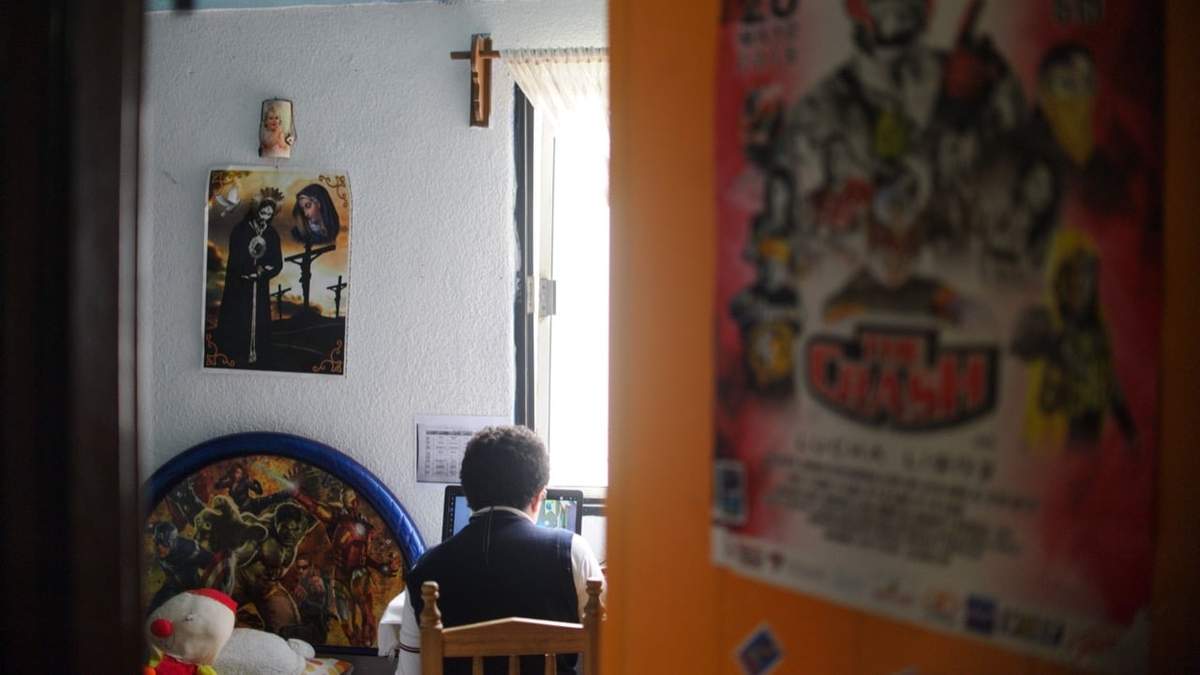 Niños en clases desde la casa