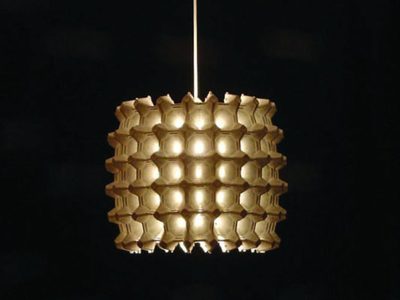 Con el cartón de los maples de huevos, hacé esta lámpara delicada y chic para living o habitación