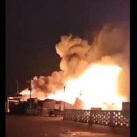 Reportan fuerte incendio en la Central de Abasto de Toluca (Videos)