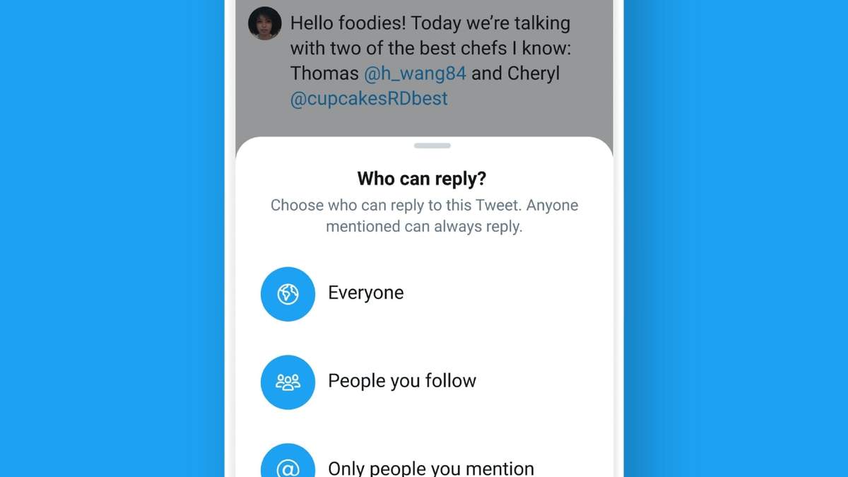 Twitter ha anunciado que la configuración de qué cuentas pueden responder a un tuit ya puede cambiarse