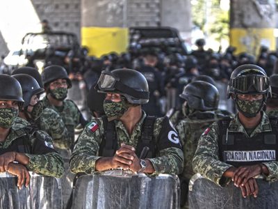 Legisladores tachan de "inconstitucional" acuerdo para que Ejército asuma mando de Guardia Nacional