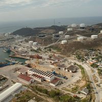Falla eléctrica provoca paro de emergencia en refinería de Salina Cruz