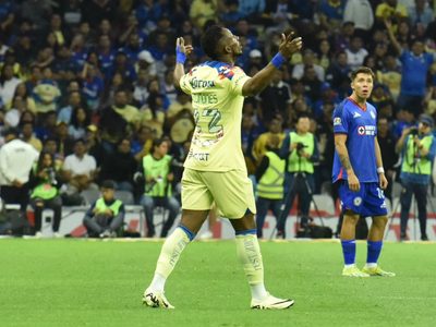 América se inconforma por actos racistas contra Julián Quiñones