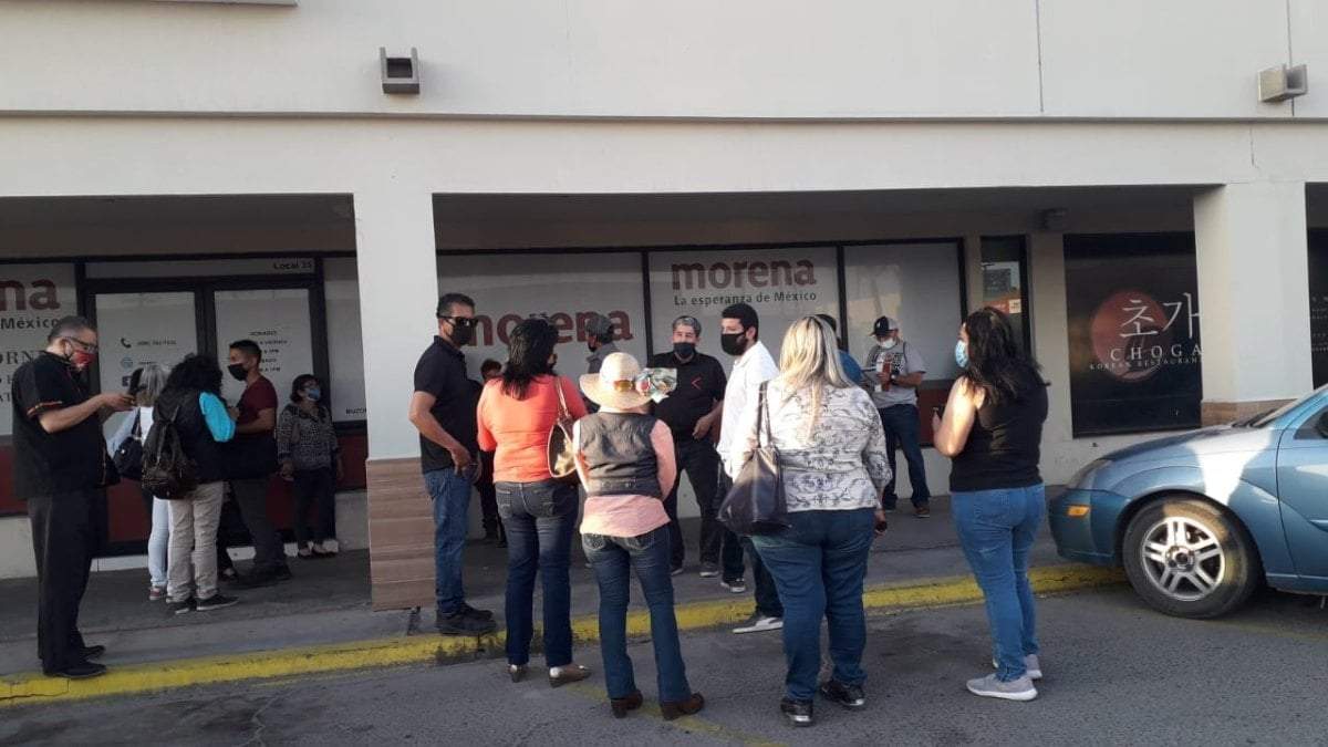 Protesta en casa Morena