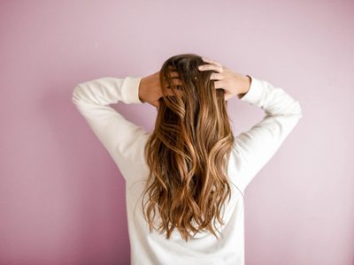 Sin químicos ni productos carísimos: la técnica que no falla para que tu cabello crezca sin parar